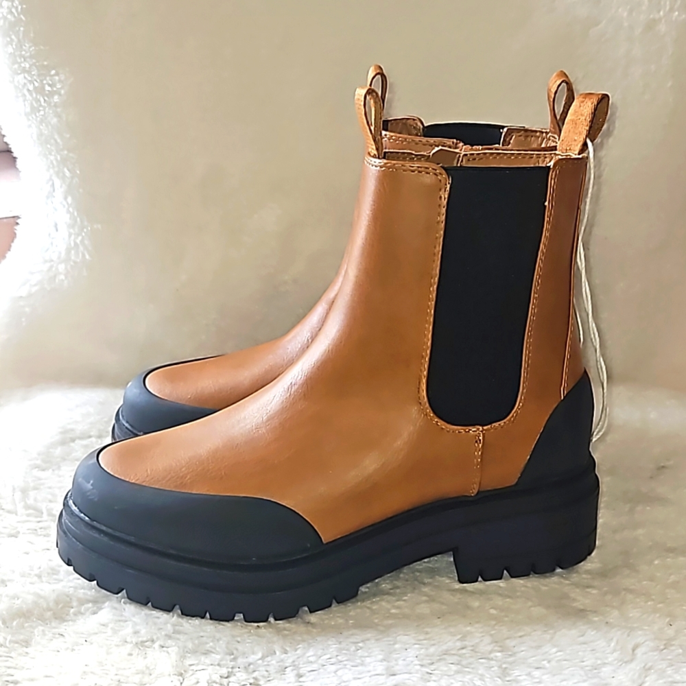 American Eagle AE Chelsea Brown Vegan Leather Women Boots Size 7 Unisex Adult